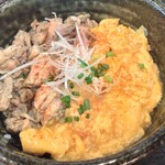 日本橋 ぼんぼり - 炭火焼親子丼並盛り、少しだけ七味かけさせてください