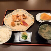 ワノフ - 鶏肉の塩焼きとデザート