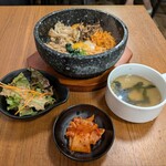 韓国屋台酒場 韓兵衛 - 石焼ビビンバ定食