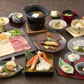 お祝いの席にも最適。季節限定の華やかな懐石料理などをご用意