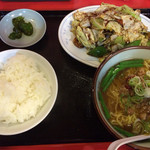 中国料理 四川 - 回鍋肉と
            台湾ラーメンのセット