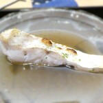 澤田 - 白甘鯛　骨出汁をはって