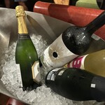 ダブリュー青山 ザ セラーアンドグリル - 