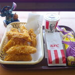 ケンタッキーフライドチキン - クリスピー1ピース半額✖️10 ＆ アイスティーS 氷抜き ＆ とろ～り月見ツイスター ＆ おもちカスタードの月見パイ