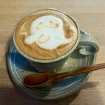 はしら - ・カプチーノ（ハロウィン・ゴースト）
      モコモコと浮き出ているゴーストもまた可愛い♡
      しっかり苦味を感じながらも香り高く
      とっても美味しいカプチーノでした