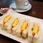 珈琲 にしき - ミックスサンドとホットコーヒー