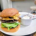 バーガーズカフェビーチ ストーリー - A・B・Cバーガー