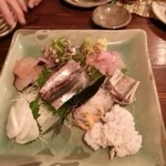 旬彩 つくし - 刺身盛り合わせ、秋刀魚など