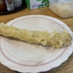 麺許皆伝 - チクワ天はかなり大きめ