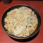 ラーメン二郎 - 豚1枚ラーメン、つけ麺味、生たまご、野菜少なめ