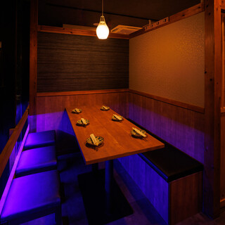 【完全個室完備】隠れ家のような寛ぎの空間が広がります。