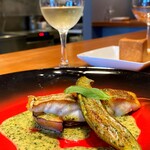 Chez Tetsu - 真鯛のポワレ バジルソース＆白ワイン