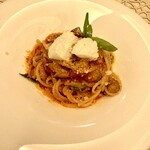 スタジオーネ - パスタ(揚げなすとモッツァレラ)