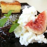 VIA Brianza - ピッコロメニュー 1700円 のフロマージュブランのムース、フレンチトースト、バニラアイス