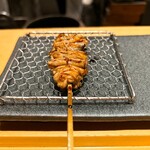 焼き鳥 茂 東桜 - ハラミ(追加)
      
      クニュクニュの皮と脂、タレ
      
      お店によって名称と部位に違いがある