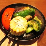 六本木 肉とワイン Uchibito - 季節の丸ごと野菜のグリル