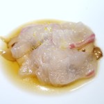 エクアトゥール - 駿河湾の真鯛、京都の松茸のカルパッチョ、自家製生七味