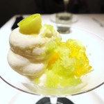エクアトゥール - ヨーグルトのムース、レモングラスのジュレ、青りんごのジュレ、洋梨