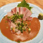 三鷹らーめん酒場SAL - ゴマカンパチ。カンパチの種類か？と思ったらカンパチにゴマダレだった笑