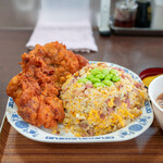 中華料理 タカノ - チャーハン唐揚げ2個 1000円（スープ、お漬物付き）
