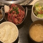 お肉屋さんが『君に、焼いて揚げる。』 - 