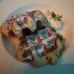 NINE CAFE - 