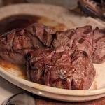 カルネジーオ イースト - 