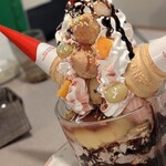 レストラン にんじんはうす - ジャンボパフェ！