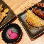 やきとり たづや - 玉ねぎ、牛ハラミ、かわ、せせり