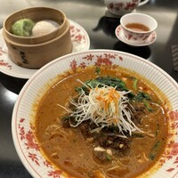 赤坂璃宮 銀座店 - 全体バランス〜。麺が見えないけど結構しっかり入ってます。
                    