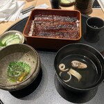 うなぎの中庄 - 鰻重。食べ過ぎ飲み過ぎなので、ご飯を少なめにして貰いました。やっぱり鰻重はテッパンの美味しさでした