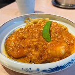 中国料理 旬輝 - エビチリ。プリップリのが4つとパリパリしたやつ。