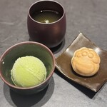 煌 焼肉 - 自家製抹茶のミルクシャーベット、黒胡麻小豆ミニ最中