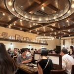 ライオン - 活気ある店内