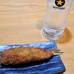 シバ - いわしフライ & 芋焼酎のソーダ割り