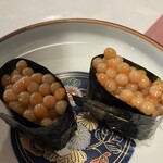 三笠鮨 - いくら軍艦  コンセプトは「たまごかけごはん」