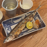 酒場 井倉木材 - 新秋刀魚炭焼き