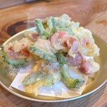 酒場 井倉木材 - ゴーヤとシャウエッセンのかき揚げ