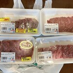 あか牛の館 - 料理写真:牛サガリ(¥1,080/100g)108g/牛ホホ肉(¥650/100g)117g
牛チマキ(810/100g)157g/牛肩ロース(¥1,492/100g)111g