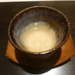 天婦羅 くすのき - 出汁に塩を振って