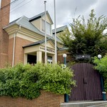 西洋食倶楽部　カン月 - 正面外観です　ここは開かないのです