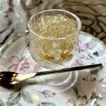 西洋食倶楽部　カン月 - まずは食前酒代わりのとうもろこしスープのゼリー　