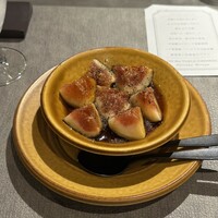 ON the TABLE CHINESE - 