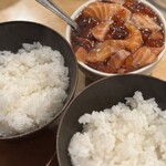 かつ巳 - 絶品いくらサーモン醤油。