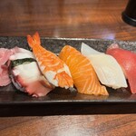 茶屋町 まぐろや - 生ビールセット1000円のお寿司