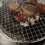 ホルモン焼肉 まるやま - 