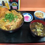 明華 - かつ丼