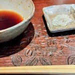 天ぷら たけうち - 天ぷらのつゆ　麹　塩