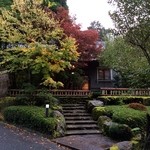 まずは、今回のお部屋「昭和の別荘」へ。