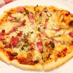 トラットリア ガバチョ - 『きのこ・ツナ・ベーコンのトマトソースボスカイオーラ』